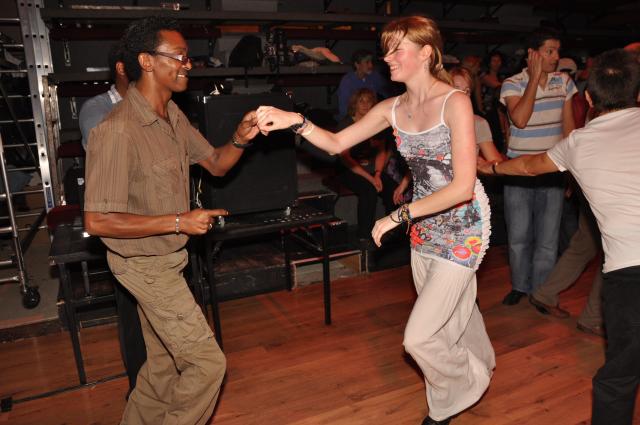 min 2010 10 31 station danse 275